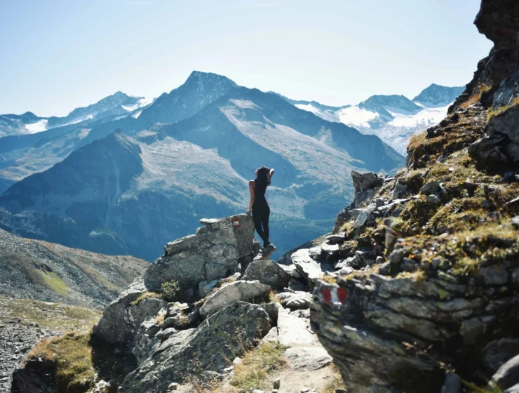 mountain hiking trails for beginners in the Alps