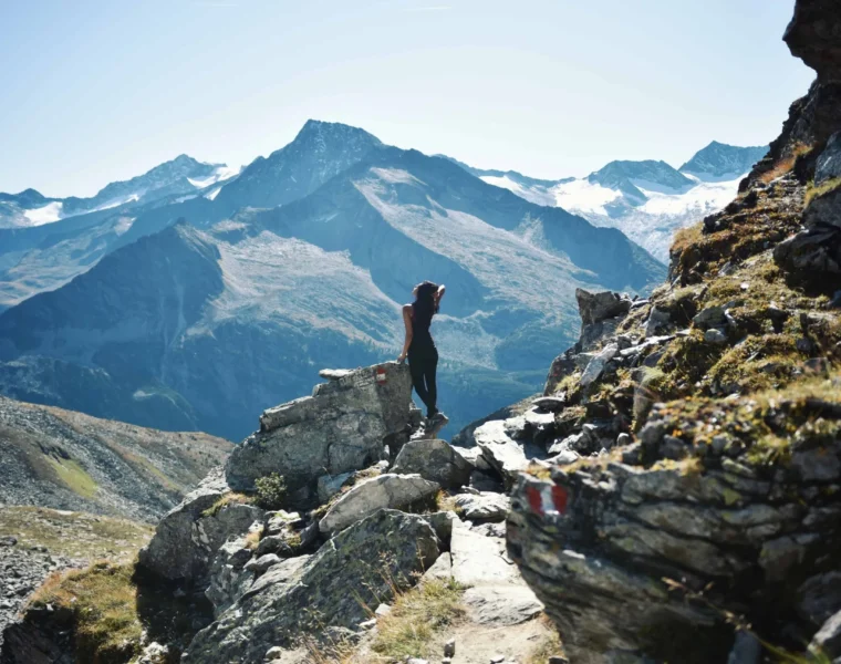 mountain hiking trails for beginners in the Alps