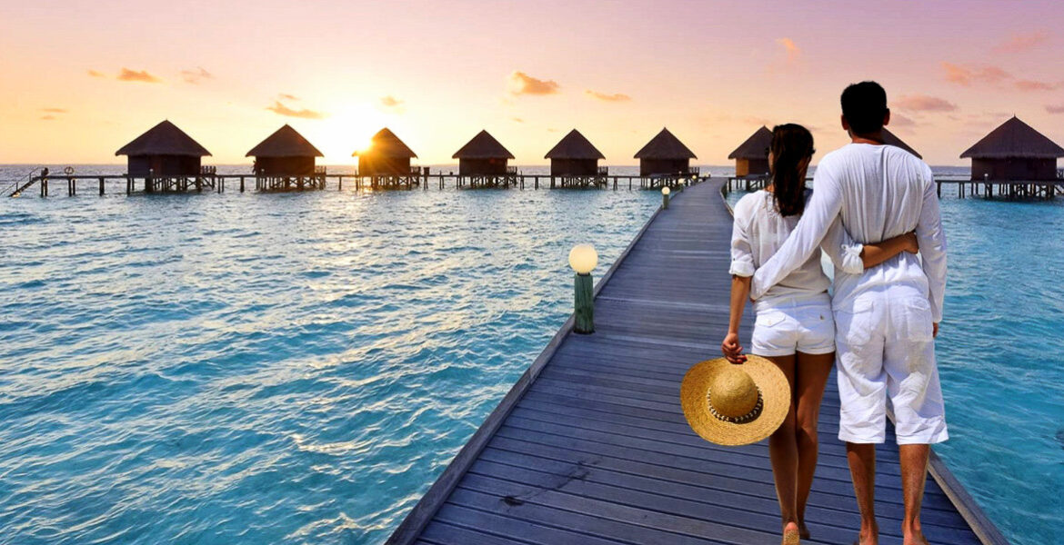 luxury travel experiences for couples in the Maldives