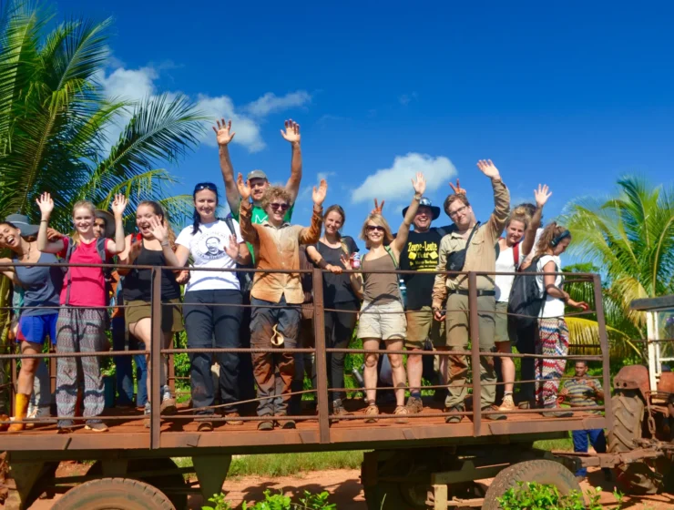 volunteering opportunities while traveling abroad