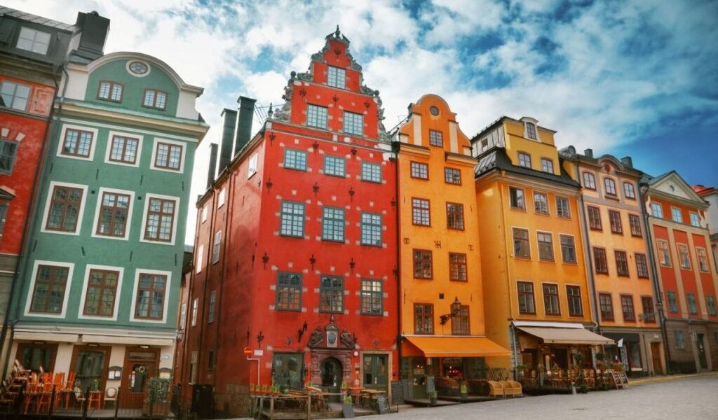 travel destinations with colorful old towns