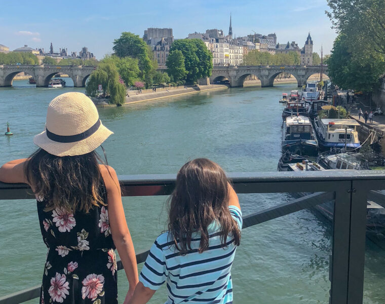 how to avoid common travel scams in popular tourist cities