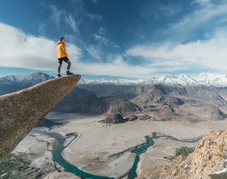 top mountain trekking destinations in pakistan for beginners