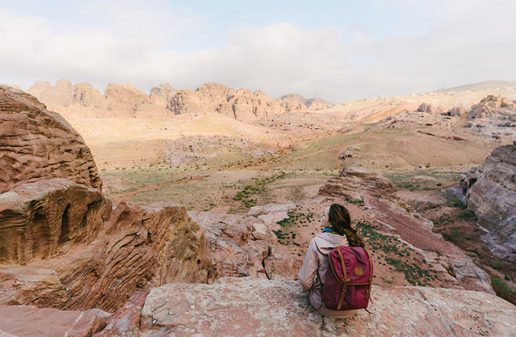 safety tips for solo female travelers visiting middle east